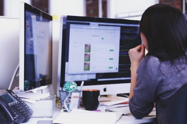 B端企業(yè)官網(wǎng)設計，核心不是“好看”，是“讓人信”